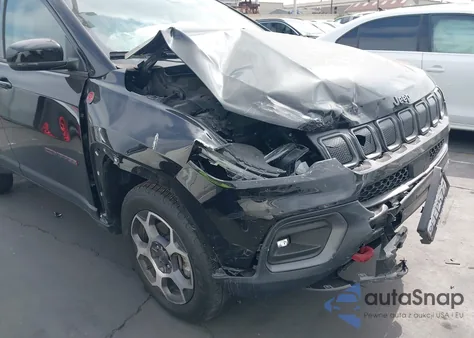 2022 Jeep Compass Trailhawk 4X4 from USA, damaged, VIN 3C4NJDDB1NT227990
